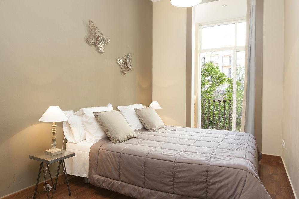 Easy Sleep Gaudi Terrace Apartment Barcelona Luaran gambar