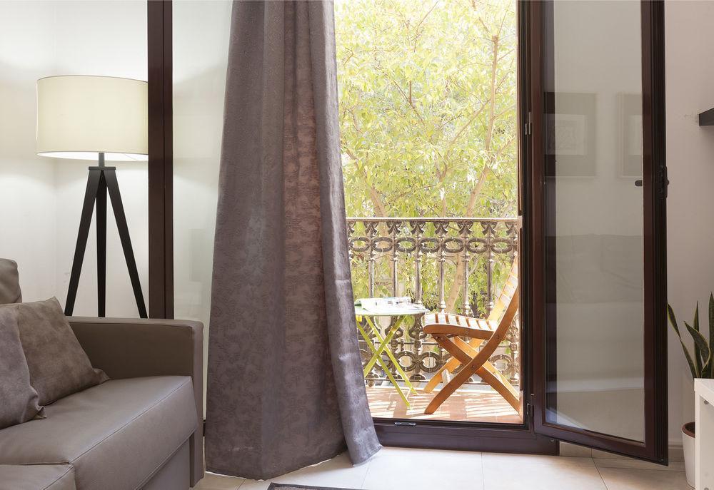 Easy Sleep Gaudi Terrace Apartment Barcelona Luaran gambar