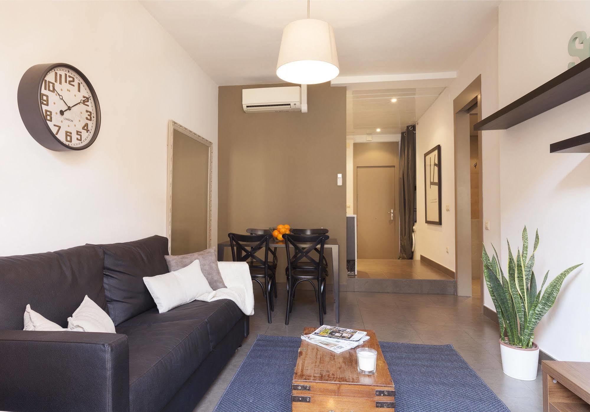 Easy Sleep Gaudi Terrace Apartment Barcelona Luaran gambar