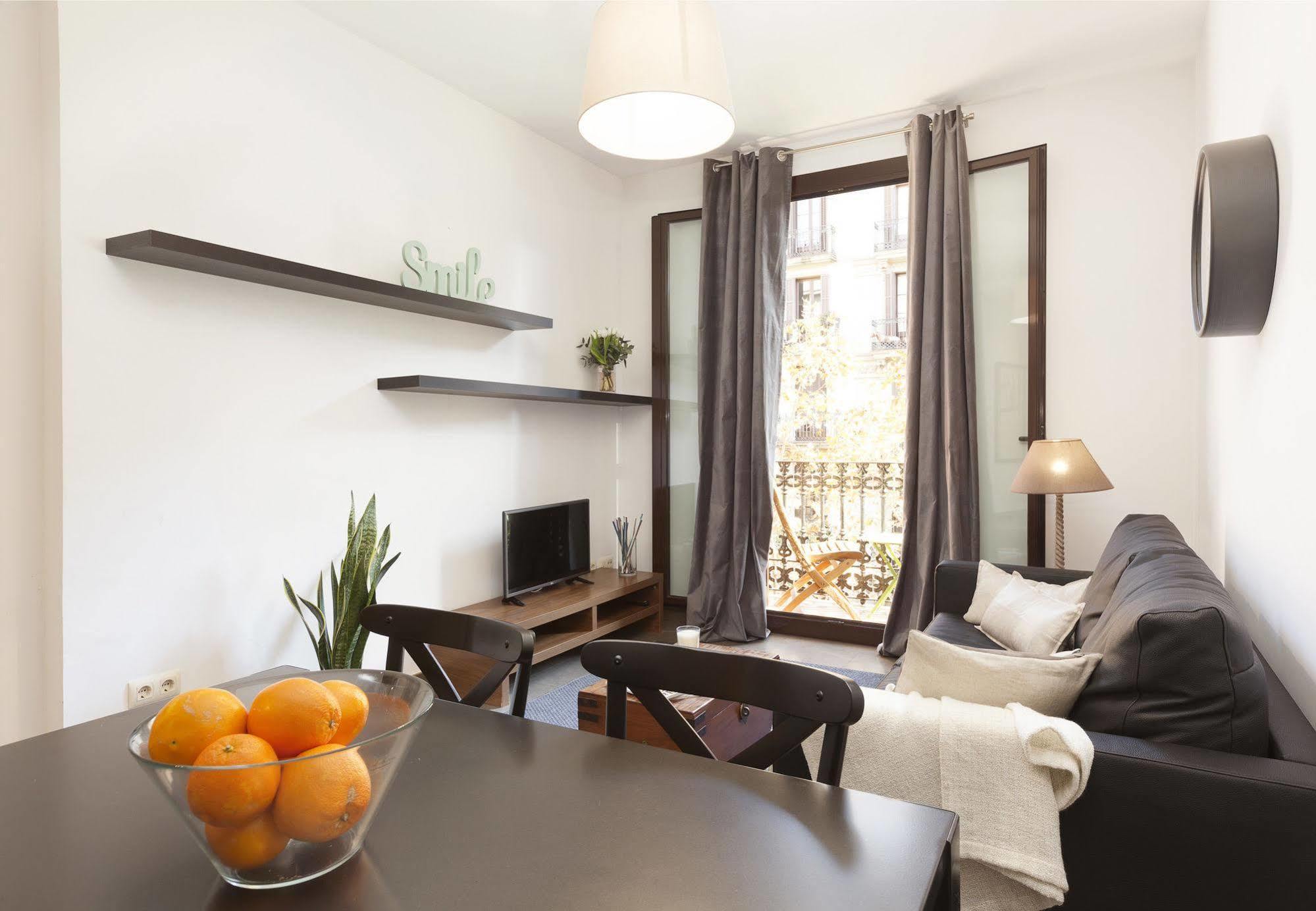 Easy Sleep Gaudi Terrace Apartment Barcelona Luaran gambar