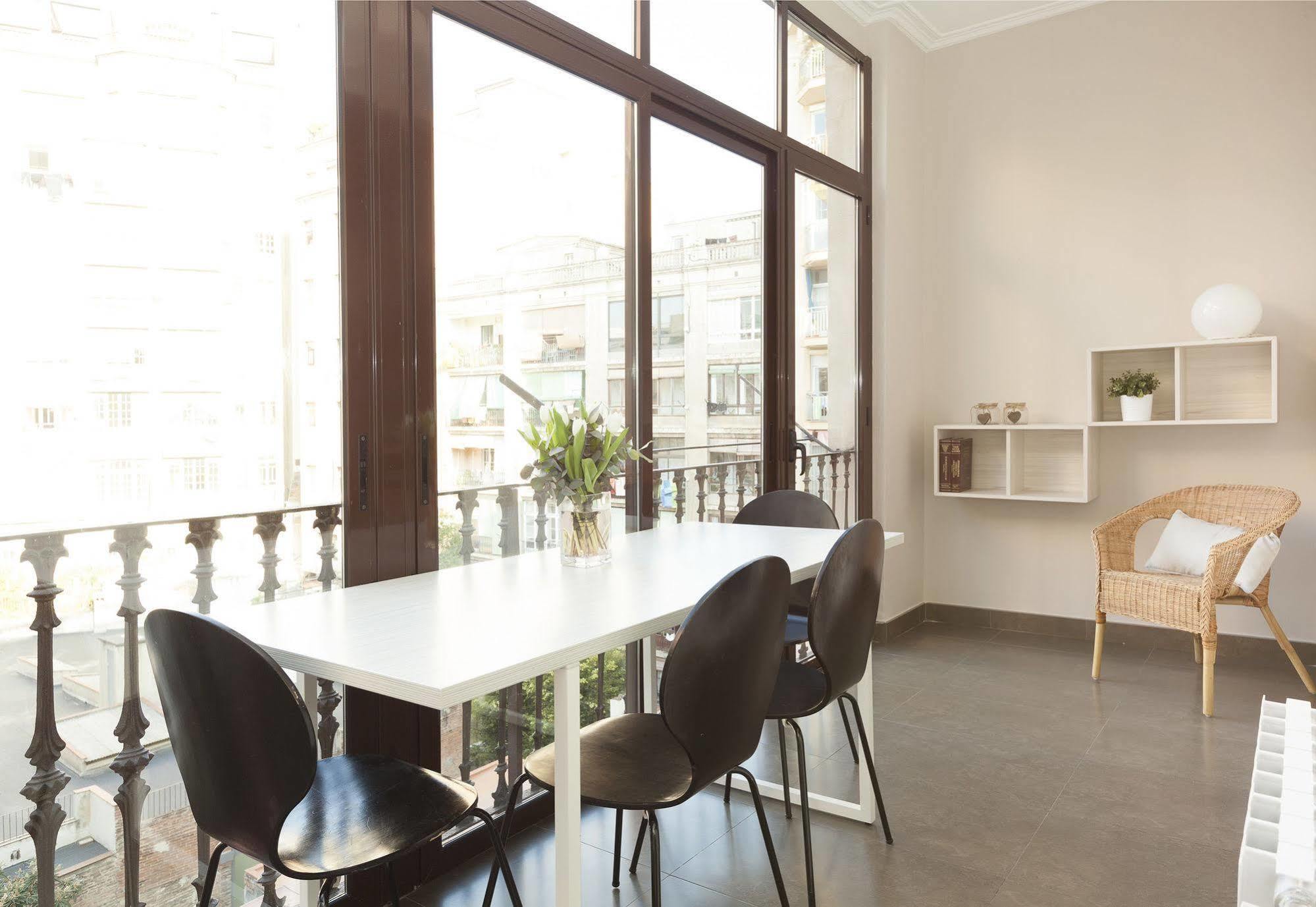 Easy Sleep Gaudi Terrace Apartment Barcelona Luaran gambar