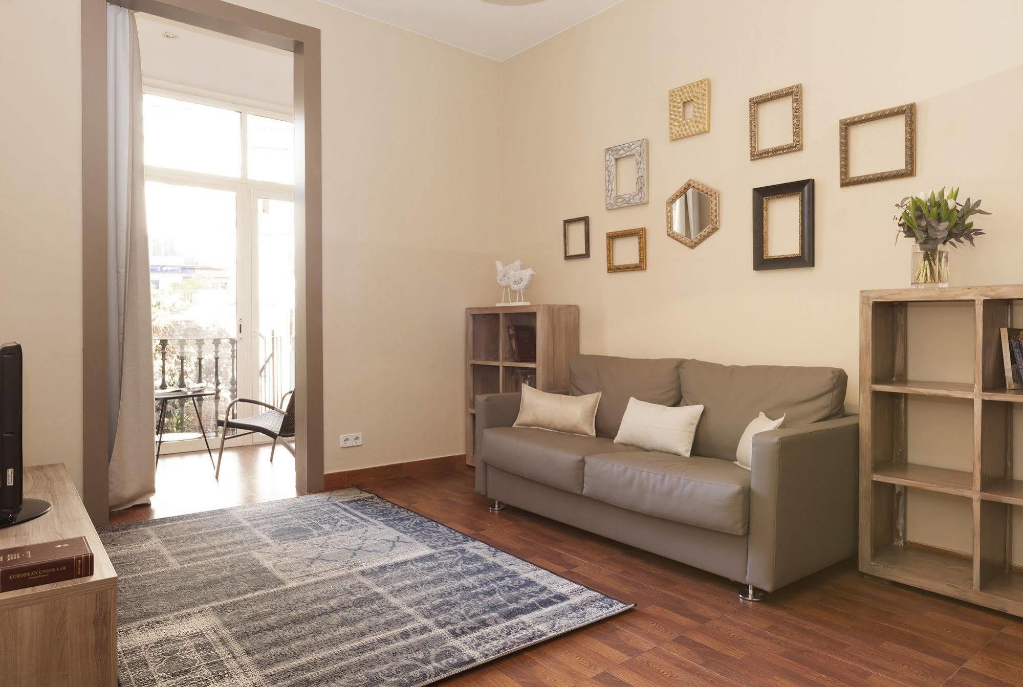 Easy Sleep Gaudi Terrace Apartment Barcelona Luaran gambar