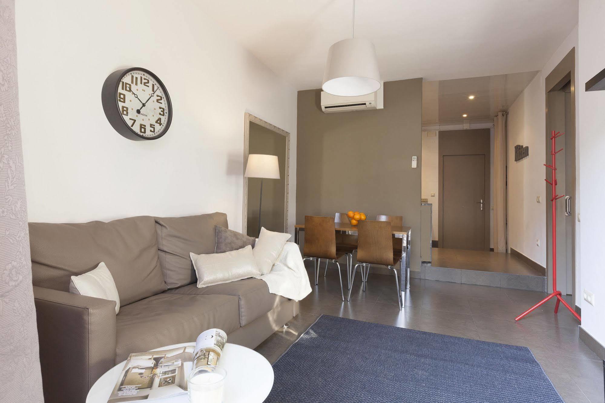 Easy Sleep Gaudi Terrace Apartment Barcelona Luaran gambar