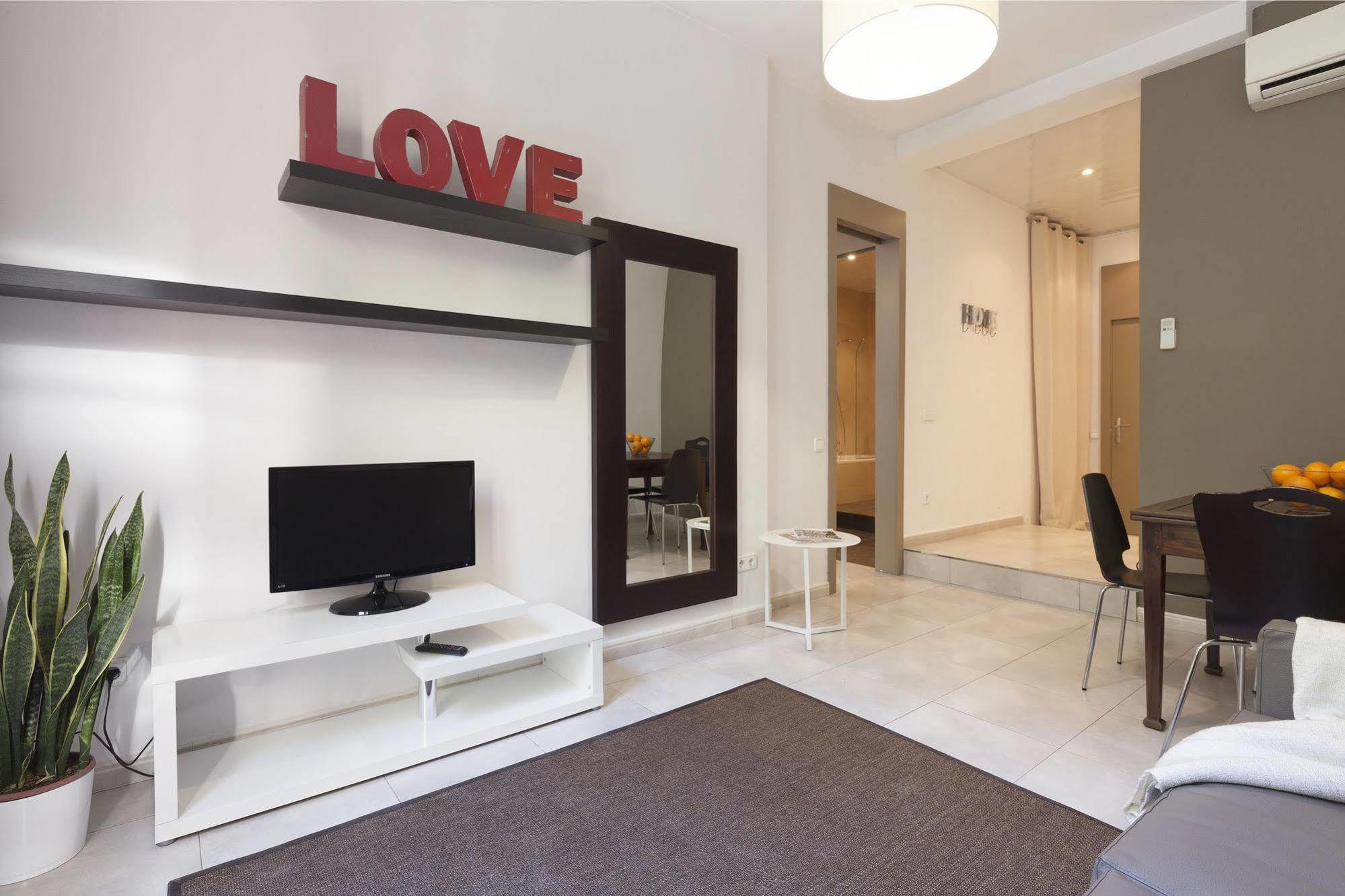 Easy Sleep Gaudi Terrace Apartment Barcelona Luaran gambar