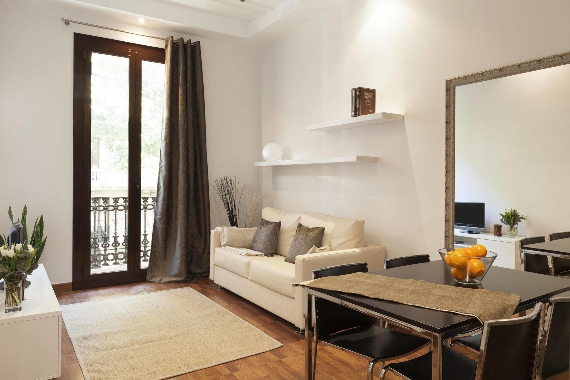 Easy Sleep Gaudi Terrace Apartment Barcelona Luaran gambar
