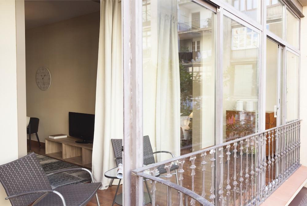 Easy Sleep Gaudi Terrace Apartment Barcelona Luaran gambar