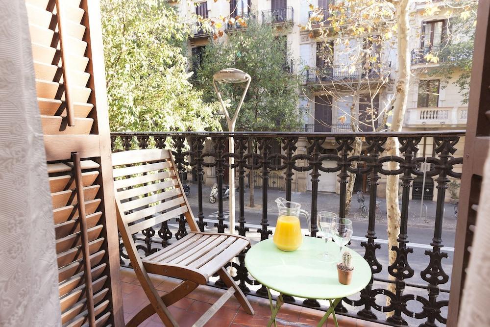 Easy Sleep Gaudi Terrace Apartment Barcelona Luaran gambar