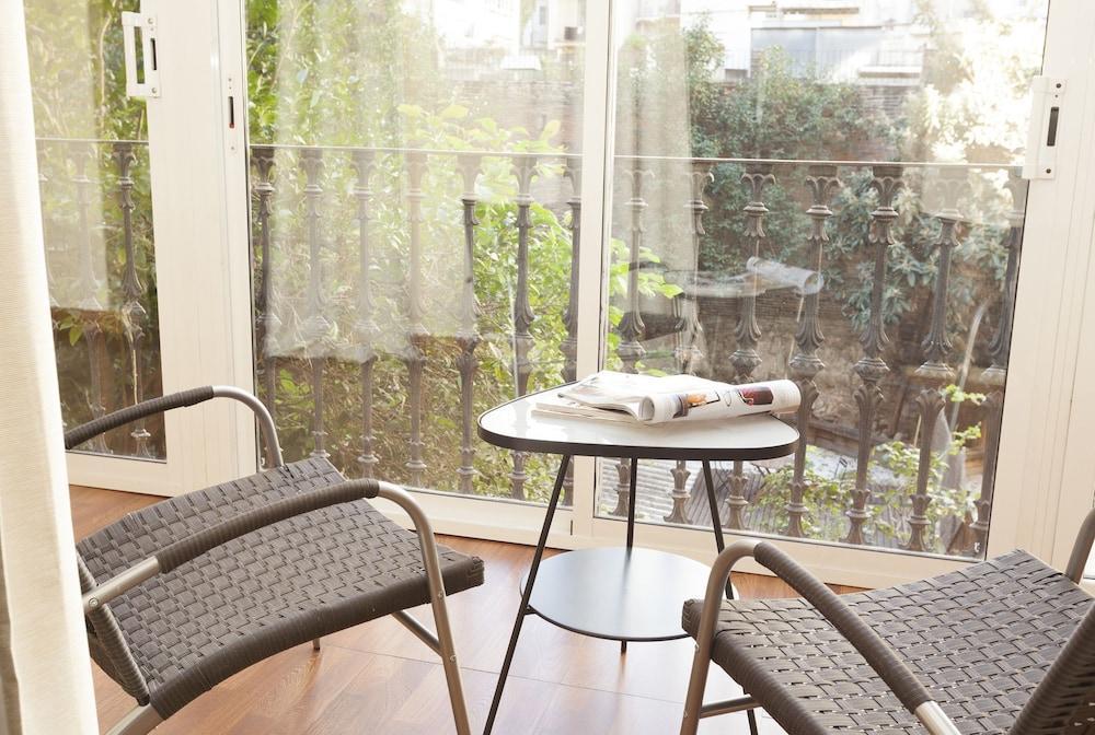 Easy Sleep Gaudi Terrace Apartment Barcelona Luaran gambar